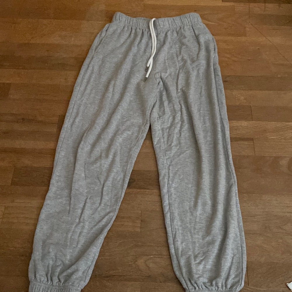 grey sweatpants